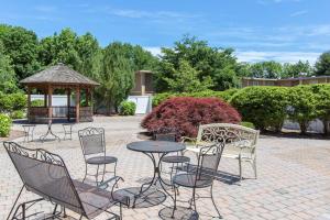 Zahrada ubytování Quality Inn Ledgewood - Dover
