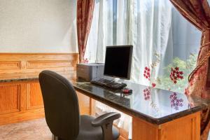 TV a/nebo společenská místnost v ubytování Quality Inn Ledgewood - Dover