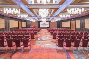 תמונה מהגלריה של Crowne Plaza Doha - The Business Park by IHG בדוחה