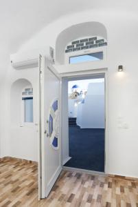 Fotografie z fotogalerie ubytování Church and Cave - Santorini Private Residences v destinaci Mesariá