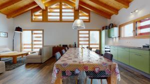 Gallery image of Modern chalet surrounded by nature in Vercorin in Vercorin