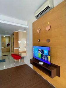 Televisyen dan/atau pusat hiburan di Private Jacuzzi Staycation at KL City 1014