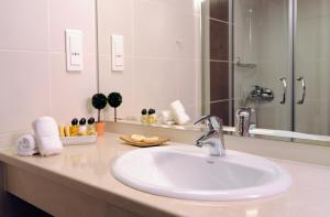 Koupelna v ubytování Athena Hotel + 37 fotografií
