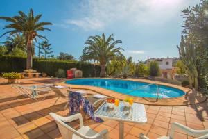 Basen w obiekcie Villa Tran - Plusholidays lub w pobliżu