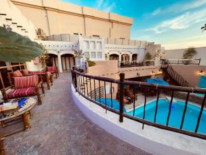 Piscina en o cerca de Al Liwan Suites