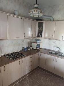 Kuchyňa alebo kuchynka v ubytovaní Encantadora casa rural con gran porche