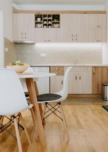 Una cocina o zona de cocina en TRI BORA DIVČIGORA