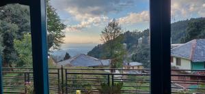 Galeriebild der Unterkunft White Rabbit Guest House in Dharamshala