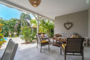 Χώρος καθιστικού στο Villa Kaline