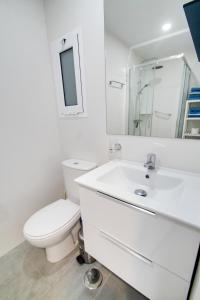 Ένα μπάνιο στο Schöne Wohnung mit Meerblick - Playa de Arguineguin +33 φωτογραφίες