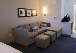 Гостиная зона в Comfort Suites Scottsdale Talking Stick Entertainment District