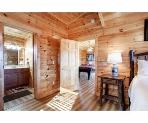 Foto da galeria de Robins Nest - WC Accessible, Views, Community Pool em Pigeon Forge