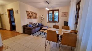 Posezení v ubytování PRESTIGE PARK apartament z tarasem i parkingiem