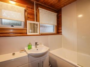 Ett badrum på Spruce Lodge