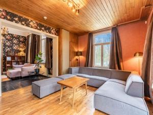 Istumisnurk majutusasutuses Luxury holiday home in Vloesberg with sauna and hot tub
