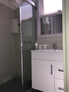 Koupelna v ubytování Evancourt Motel Malvern East + 6 fotografií