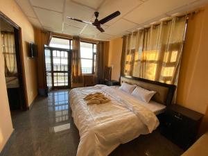 Redeem Cafe & Homestay客房内的一张或多张床位