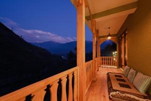 Nespecifikovaný výhled na hory nebo výhled na hory při pohledu z hostelu
