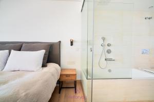 A bathroom at weforyou Med One Exclusive Sea Views 3 Bedrooms Apartament A 3A