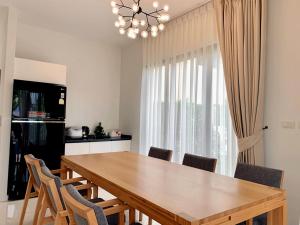 Imagen de la galería de Hideaway Lake Villas By Cozy Lake, en Bang Tao Beach