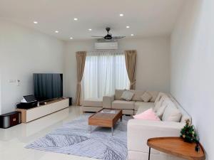 Imagen de la galería de Hideaway Lake Villas By Cozy Lake, en Bang Tao Beach