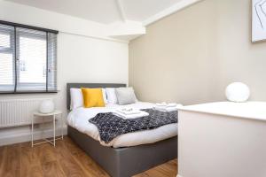 Gallery image of Curb Properties - Cool Trendy Montpellier Apartment in Cheltenham