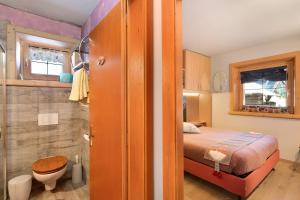 A bathroom at Baita del Sole Appartamento 3