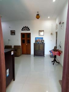 Zona de hol sau recepție la Hindupura Residency