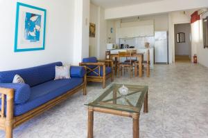 A kitchen or kitchenette at Sunny Apartment