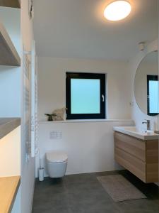 A bathroom at Groot Middenhof