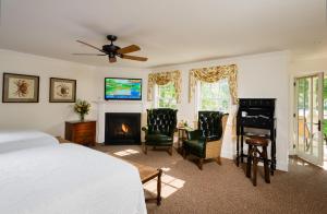 A television and/or entertainment center at The Winstead Inn