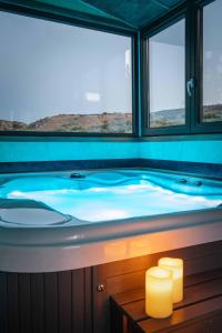 Fotografia z galérie ubytovania Villa Staras - With Private Heated Pool & Jacuzzi v destinácii Gerani