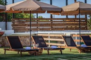 Vonkajšia záhrada v ubytovaní Villa Staras - With Private Heated Pool & Jacuzzi