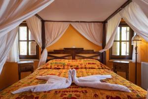 Posteľ alebo postele v izbe v ubytovaní Villa Staras - With Private Heated Pool & Jacuzzi