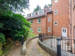 Gallery image of Pass The Keys Quiet 2-Bed Apartment on the Ground Floor in Canterbury