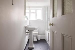 The Stephens Terrace Escape - Lovely 1BDR Apartment with Balcony