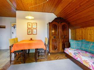 Posezení v ubytování Apartment Schilf - SZA306 by Interhome