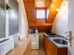 Kuchyň nebo kuchyňský kout v ubytování Apartment Schilf - SZA306 by Interhome + 13 fotografií