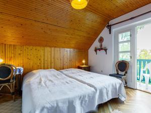 Postel nebo postele na pokoji v ubytování Apartment Schilf - SZA306 by Interhome