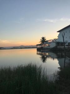 フロリアノポリスにあるBEIRA DA PRAIA com VISTA TOTAL DO MARのギャラリーの写真