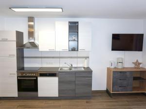 Kuchyň nebo kuchyňský kout v ubytování Apartment Apart Annabell by Interhome