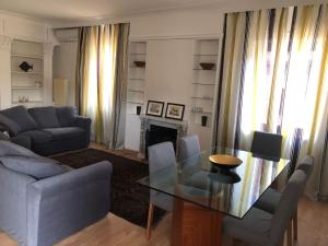 Posezení v ubytování Unìco a Roma