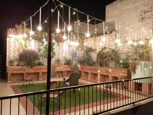Giardino di The Hideout Agra - Homestay near Taj
