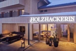 Zdjęcie z galerii obiektu Holzhackerin - the charming Haus am Berg w Schladming