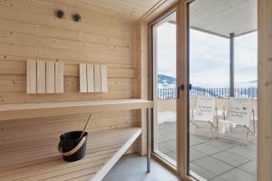 Balkon lub taras w obiekcie Holzhackerin - the charming Haus am Berg