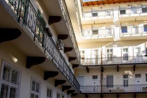 Balkón alebo terasa v ubytovaní Best Neighbour Apartment