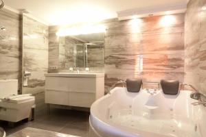 A bathroom at Georgioupolis Beach Hotel