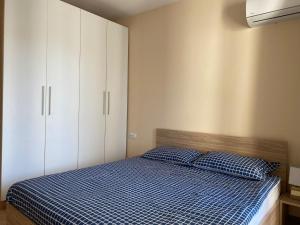 Ένα ή περισσότερα κρεβάτια σε δωμάτιο στο Brand new apartment with outdoor swimming pool +10 φωτογραφίες