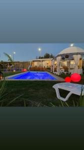 Бассейн в Hotel Terrazas del rio Negro или поблизости