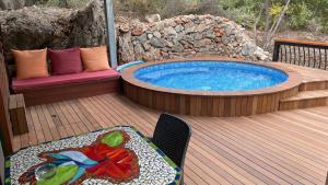 Piscina di First Light Cabins o nelle vicinanze